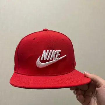 NIKE 레드 캡