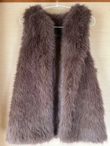 A day in the life 유나이티드 애로우즈 인조 모피 베스트