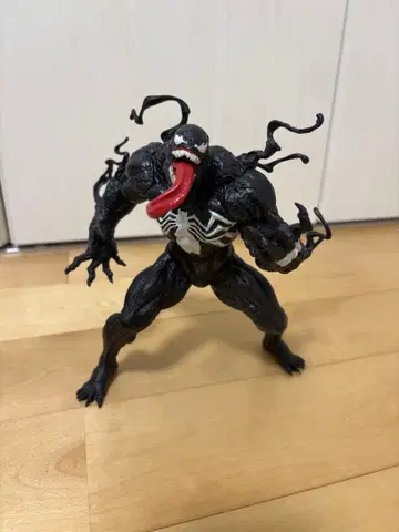 베놈 피규어 약 15cm