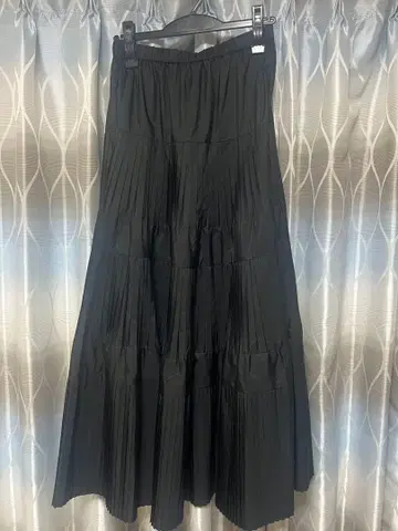 [새상품] hunch 플리츠 캉캉 스커트 블랙