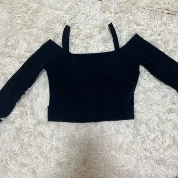 GYDA/카슈쿨 디자인 오프숄더 상의