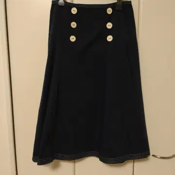 엠즈 그레이시 무릎 기장 플레어 스커트