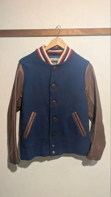 STANDARD 바시티 자켓