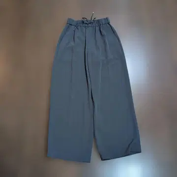 프레디&글로스터 드레이프감 팬츠