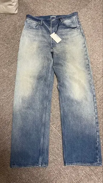 AURALEE SELVEDGEFADEDHEVYDENIMWIDEPANTS