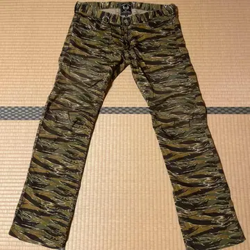 스컬 플라이트 카모플라쥬 바이커 팬츠