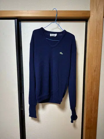 Lacoste 네이비 V넥 스웨터