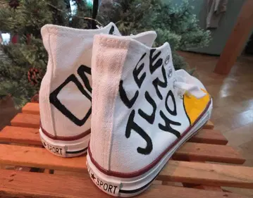 2PMJUNO 펭귄 디자인 하이컷 스니커즈