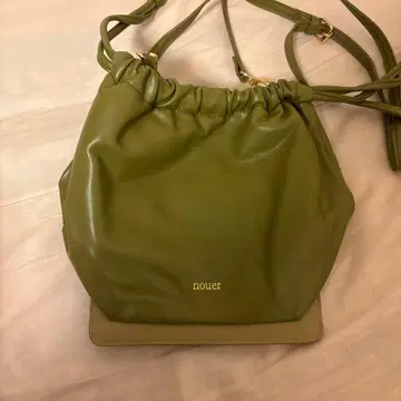 nouer 올리브 그린 숄더백 미사용 새상품