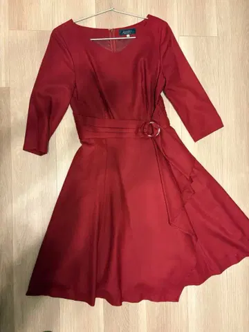 컨디션 최상 JUSGLITTY 허리 벨트 포함 레드 원피스 사이즈 1