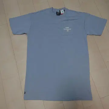 new balance 페일 블루 T셔츠