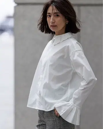 FORME 히가시하라 아키 프릴 블라우스