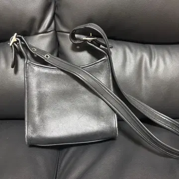 블랙 가죽 숄더백