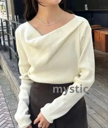 [ mystic ] 오프숄더 리브 니트 새상품급 아이보리