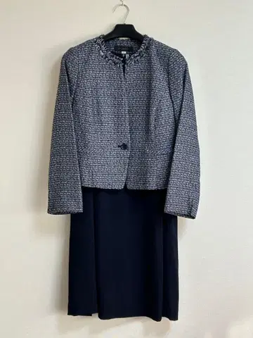 네이비 트위드 자켓과 원피스 세트