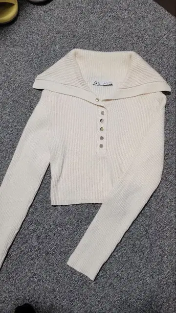 ZARA 자라 컬러넥 니트 sizeEUR L/라이트 베이지 계열