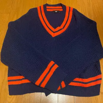 HARE V넥 니트 스웨터 네이비 오렌지