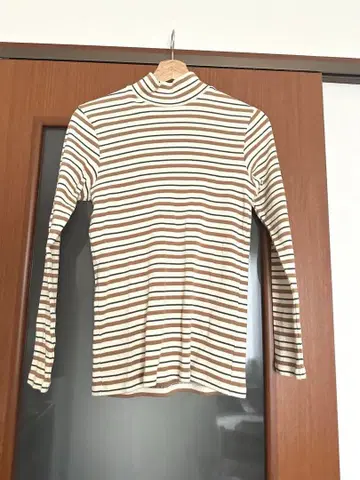 IENA 스트라이프 하이넥 긴팔