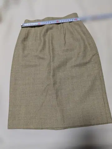 HARTFORD 베이지 타이트 스커트