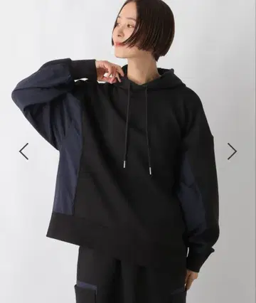 LEPSIM 포켓 부착 이소재 후드티 블랙 x 네이비