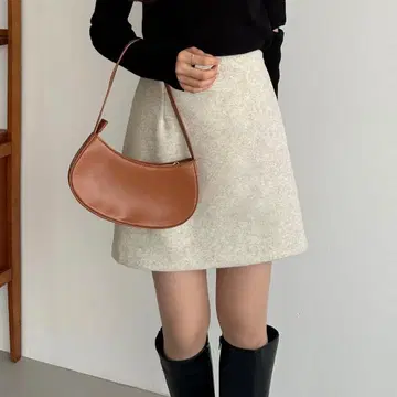 새상품급 JUNOAH callautia 기모 미니 스커트 화이트