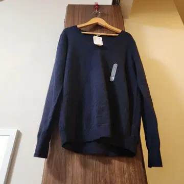 [ 택 포함 미사용 ] [ UNIQLO 유니클로 ] 캐시미어 V넥 스웨터