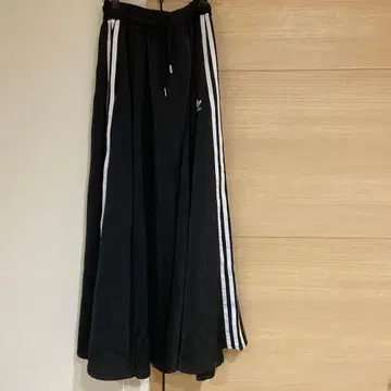adidas 블랙 롱 스커트 스트라이프
