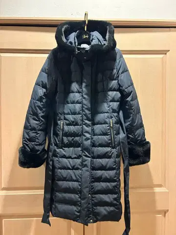 새상품급 rew de rew 네이비 인조 모피 후드 다운 자켓