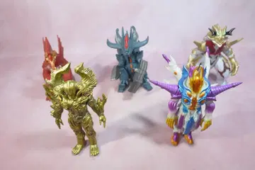 울트라 괴수 시리즈 DX 소프트 비닐 5체