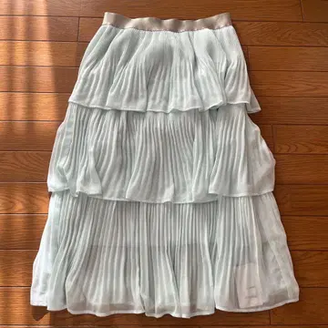 새상품 QUEENS COURT 스커트 프릴