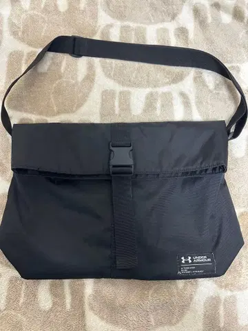 언더 아머 블랙 바디백