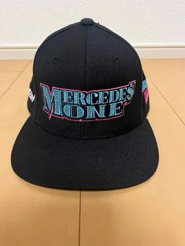 메르세데스 모네 캡 AEW