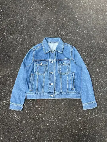 짧은 기장 라이트 블루 데님 자켓