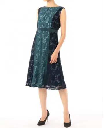 그레이스 콘티넨탈 배색 레이스 플레어 원피스