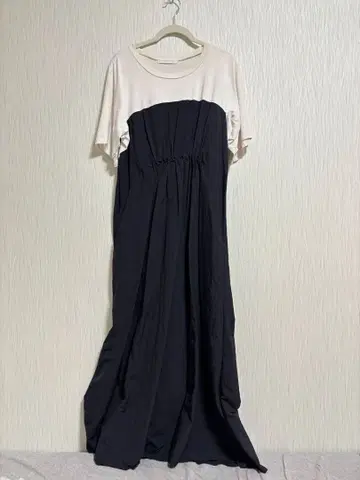 화이트/블랙 티셔츠 반팔 롱 원피스