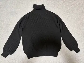 루미노조 콤사 터틀넥 니트  9호