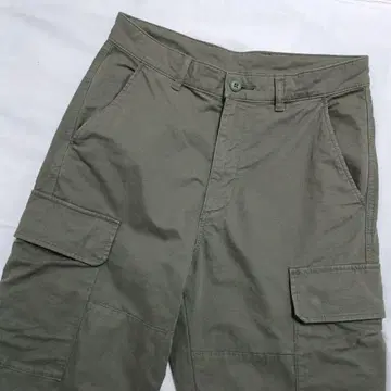 유니클로 카고 팬츠 올리브 사이즈 S