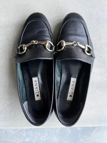 DIANA 가죽 로퍼 21.5cm