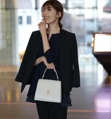 Apuweiser-riche 노카라 자켓 펄