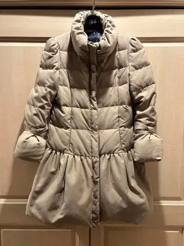 RUIRUE BOUTIQUE 베이지 퀼팅 다운 자켓