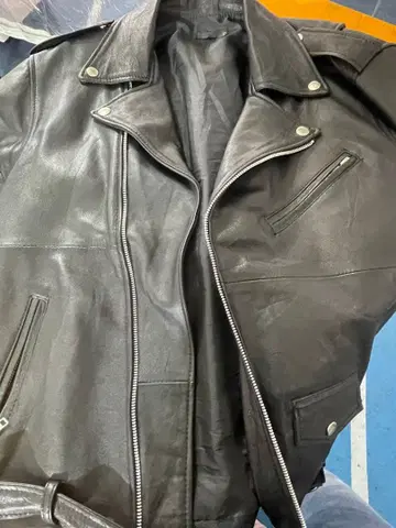 블랙 가죽 라이더 자켓