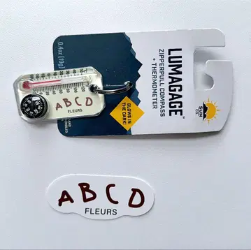 ABCD FLEURS 다기능 키링 나침반 온도계 축광 스티커 포함