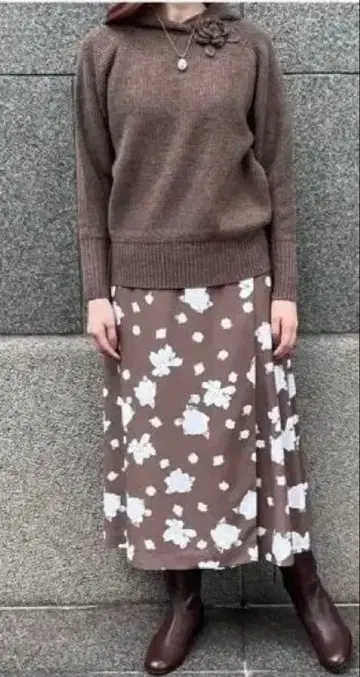 새상품급 잉게부르크 꽃무늬 브라운 롱 스커트