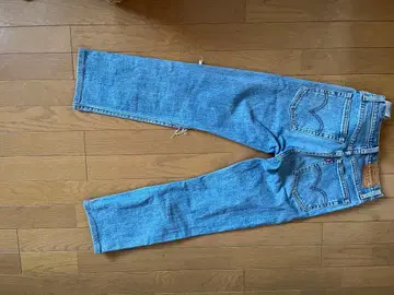 데미지 가공 라이트 블루 데님