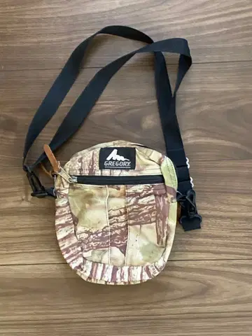 GREGORY 카모플라쥬 바디백 M 그레고리