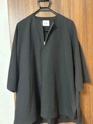 23AW SISE 하프 집 풀오버