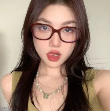 브라운 스퀘어 프레임 안경