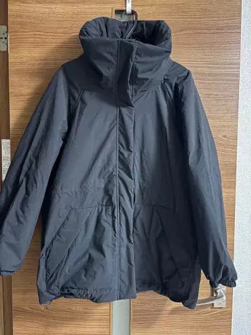 X-Shelter 블랙 다운 자켓 L사이즈