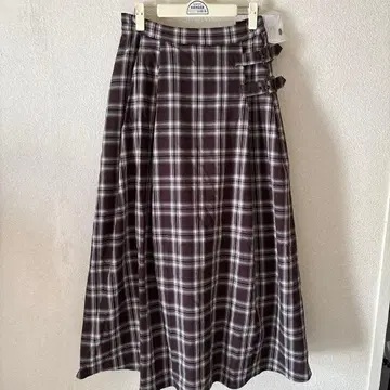 브라운 계열 체크 플레어 스커트 사이드 벨트 포함