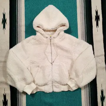 거의 미사용 wcj 후드 부착 보아 자켓 화이트